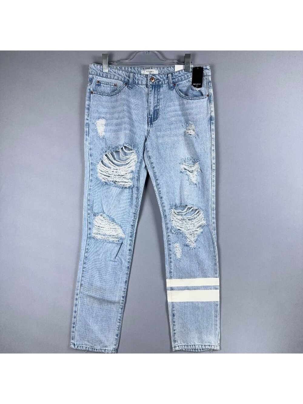 Forever 21 Jeans Size 33x32 Slim Fit Light Wash Straight 100% Cotton Distressed